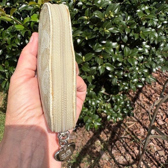 Coach Heart Coin Purse With Charm EUC - Picture 5 of 8